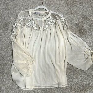 Vici slowly floral top size m/l good condition only worn a few times!
